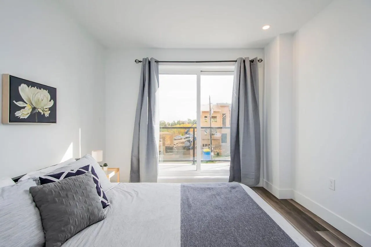 Luxurious 3 Bedroom Brand New Town House Halifax
